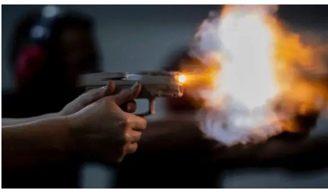 Homem em Colíder leva tiro durante discussão em torneio de bar.