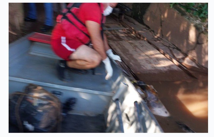 Polícia pede ajuda da população para identificar mulher encontrada morta no Rio Vermelho