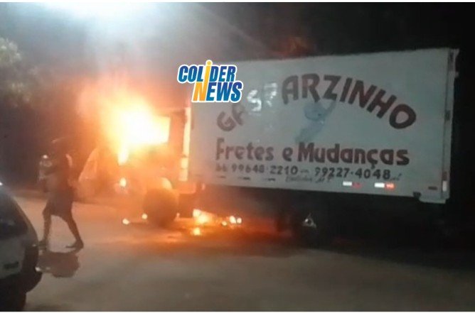 Freteiro em Colíder tem o seu caminhão queimado na madrugada. (Vídeo)