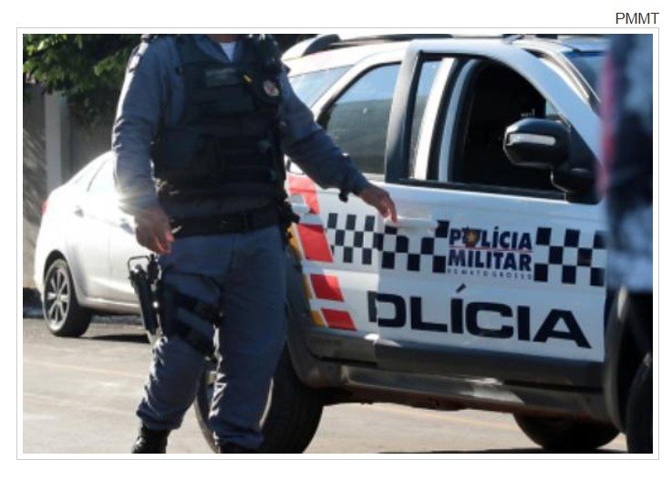 Traficantes em Sinop tentam atropelar a PM, espalham droga pela rua e batem o carro