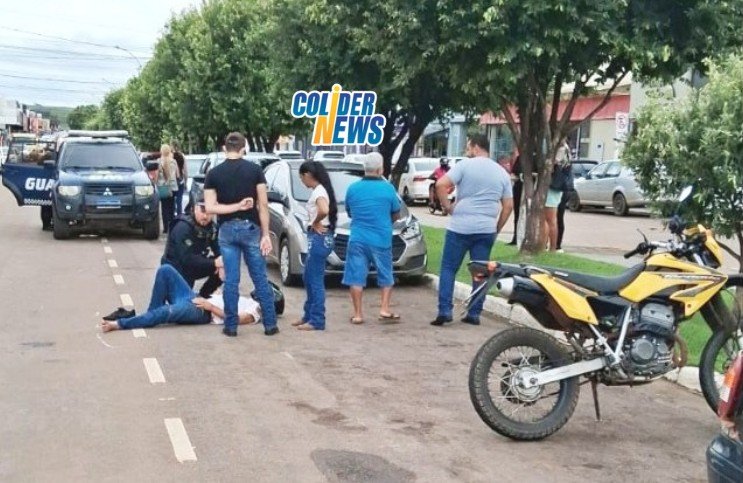 Rapaz em Colíder fica ferido em acidente de moto. (vídeo)