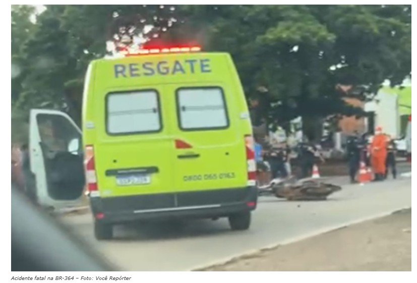Motociclista morre após batida contra carreta em rodovia de MT