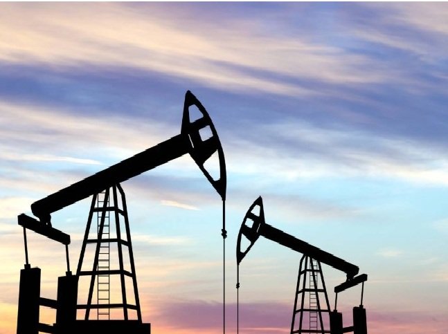 Petróleo fecha em forte alta com tensão geopolítica e impasse entre EUA e Irã