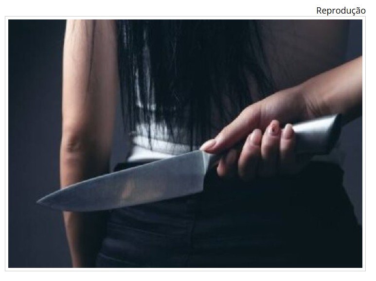 Mulher esfaqueia marido na frente da filha durante bebedeira