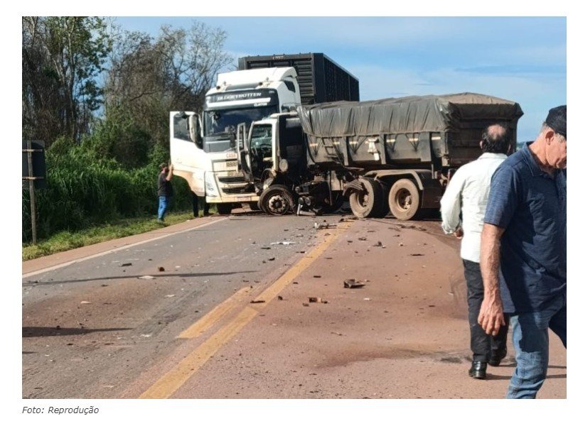 Grave colisão na BR-163 deixa um morto e interdita rodovia entre Sinop e Itaúba