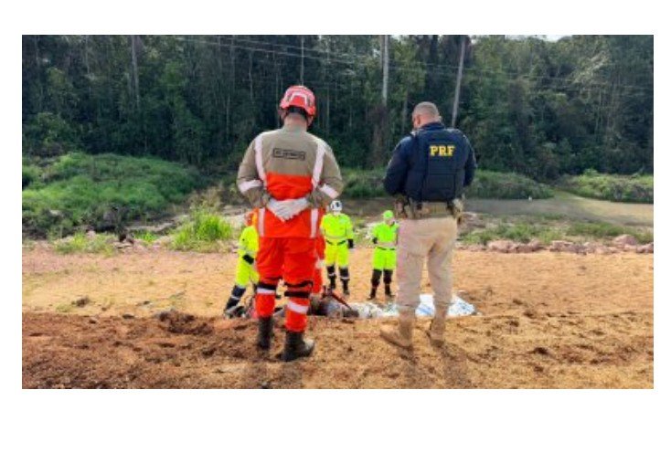 Batida entre moto e carreta mata dois em Sinop na "rodovia da morte".