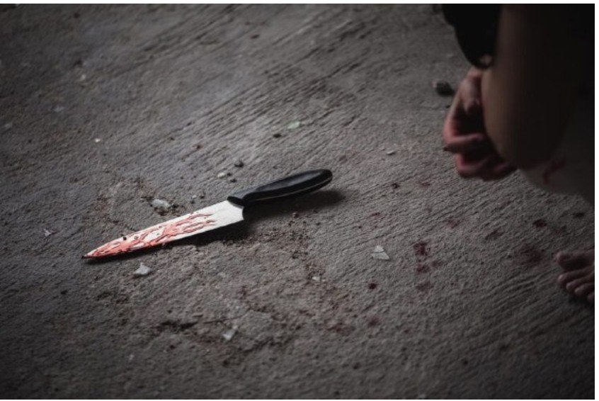 Criminosos invadem casa, amarram e matam jovem esfaqueado e degolado
