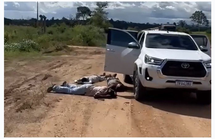 Mistério: três homens são assassinados em Hilux as margens da BR-163; vídeo forte