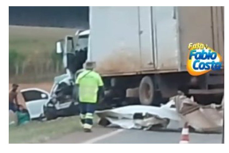 Acidente entre picape e caminhão termina com motorista morto em MT
