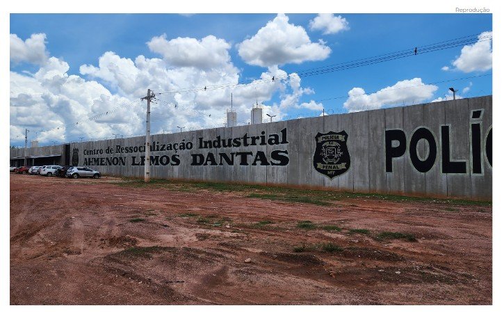 Policial penal é presa tentando entrar com drogas e celulares no Ahmenon