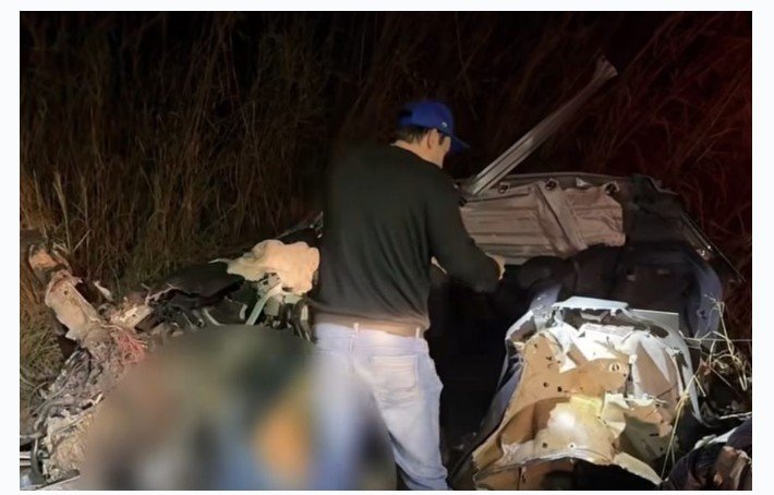 Casal morre em colisão fortíssima e três filhos menores acabam feridos no Hospital Regional; vídeo forte