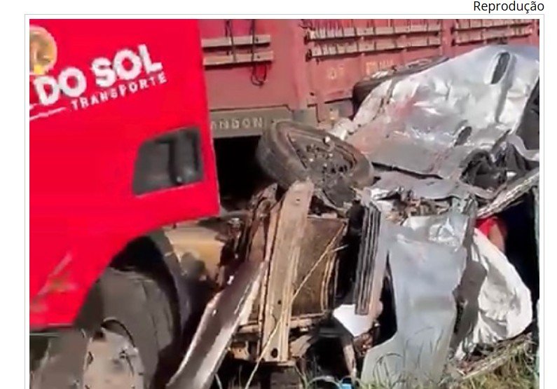 Acidente entre carro e carreta deixa um morto na Guia; veja vídeo