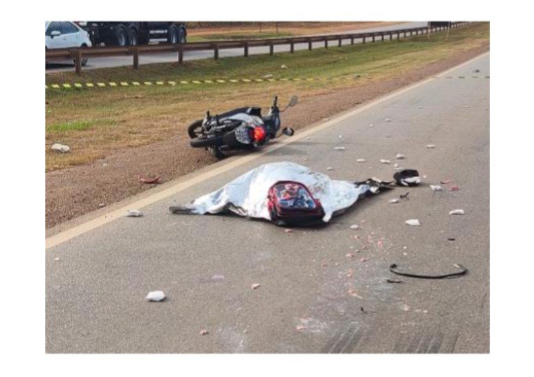 Mãe morre e filho de 5 anos fica ferido em acidente entre carro e moto na BR-364