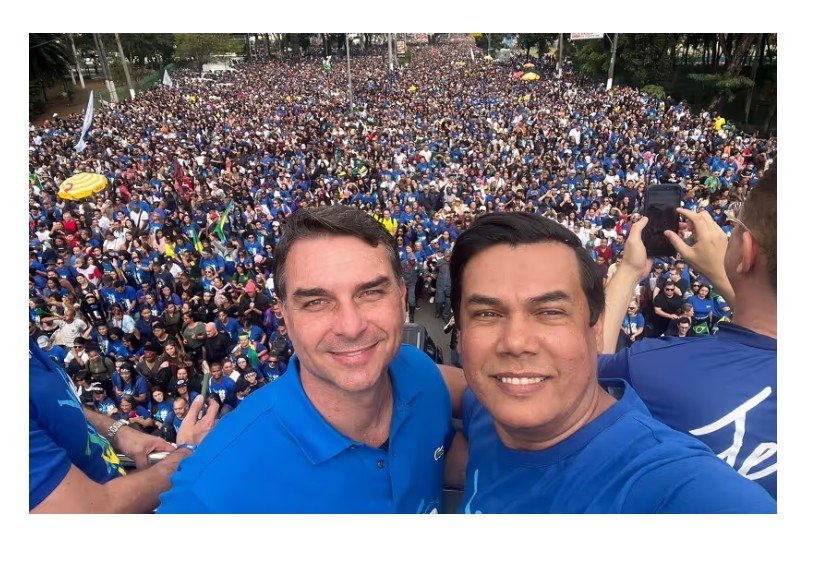 Flávio Bolsonaro confirma presença na Marcha para Jesus em Cuiabá