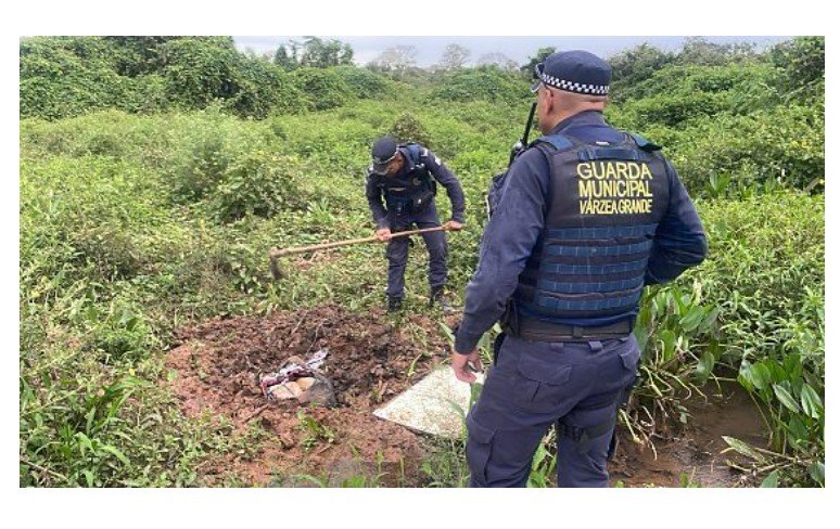 Corpo é encontrado enterrado em área de mata em cidade de MT.