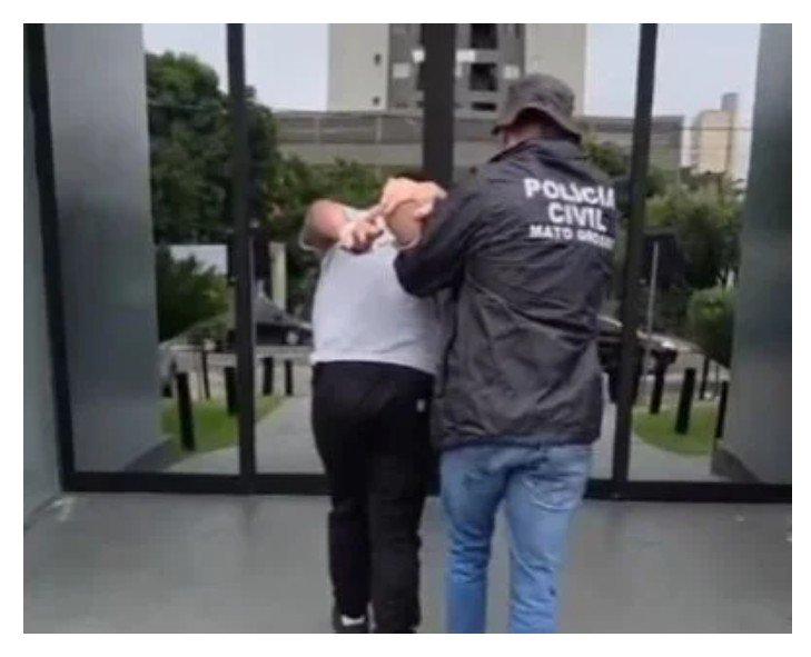 Funcionário de loja invade celular de mulher e exige sexo para não vazar vídeos em MT
