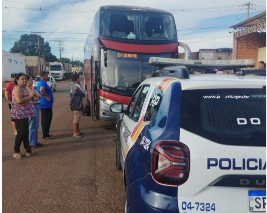 Passageiro é esfaqueado dentro de ônibus interestadual e suspeito acaba preso