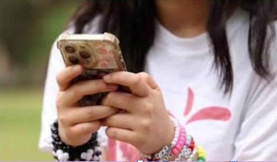 França é o primeiro país da UE a banir redes sociais para crianças