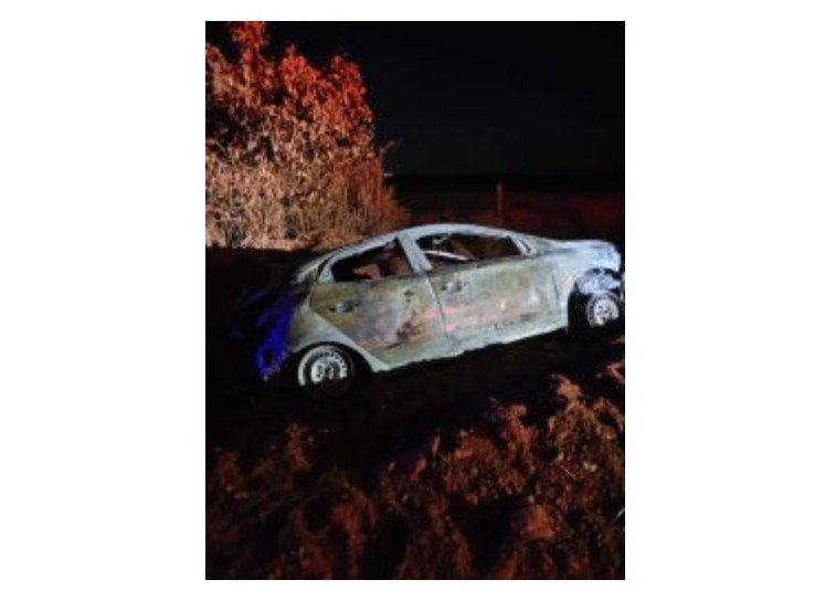 Corpo é achado no porta-malas de carro queimado em estrada de MT