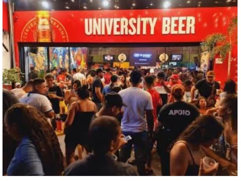 Homem encara mulher casada, é questionado pelo marido e provoca tiroteio em bar