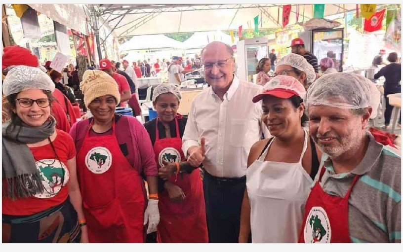 Alckmin vai a feira do MST e reforça apoio do governo a reforma agrária