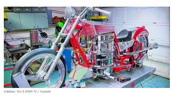Homem constrói moto com barril de cerveja como motor e o resultado é impressionante!