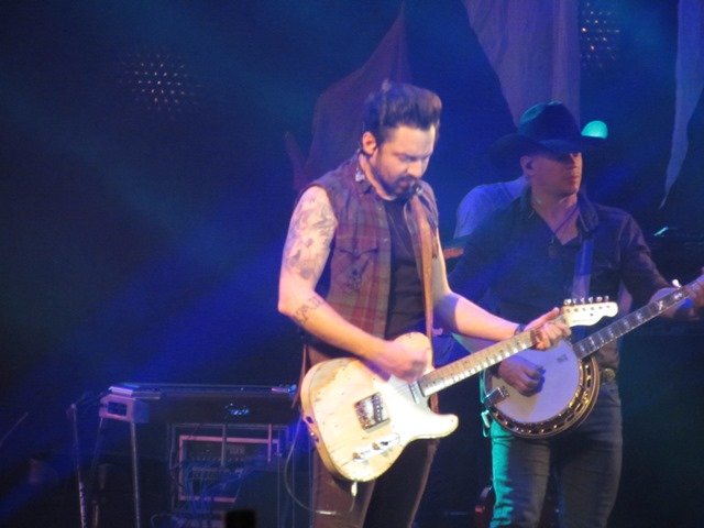 Show da Dupla Fernando & Sorocaba parte 02