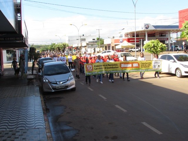 Passeata Faça Bonito