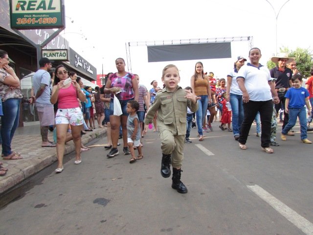 Desfile 7 de Setembro Colider parte 003