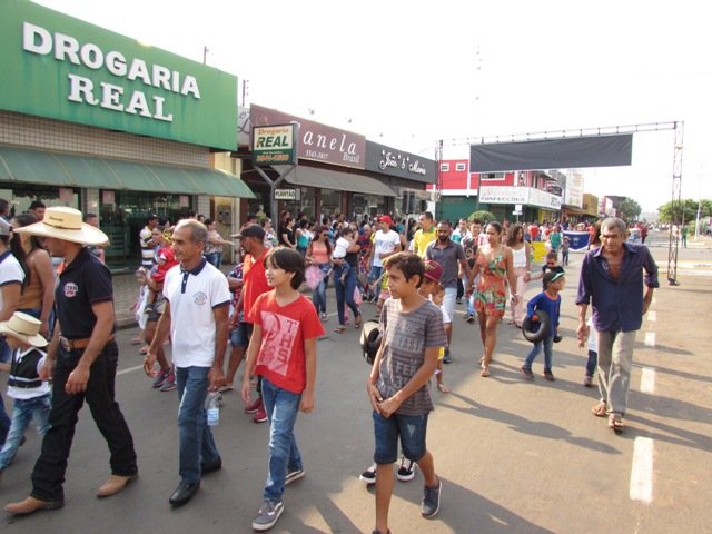 Desfile 7 de Setembro Colider parte 003