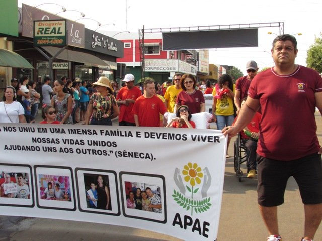 Desfile 7 de Setembro Colider parte 003