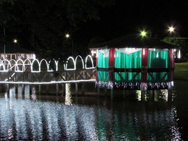 Inaugurada Luzes Natalinas Lago Pioneiros Colider