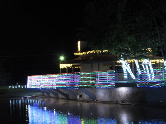 Inaugurada Luzes Natalinas Lago Pioneiros Colider