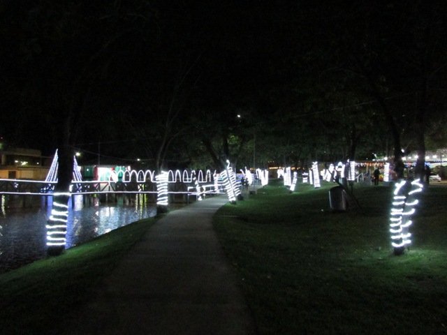 Inaugurada Luzes Natalinas Lago Pioneiros Colider