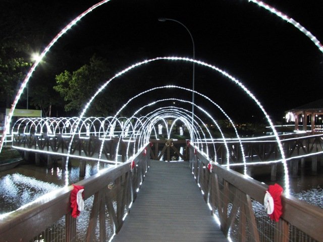 Inaugurada Luzes Natalinas Lago Pioneiros Colider