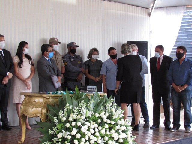 Prefeito Maninho dá posse Secretarios parte 001