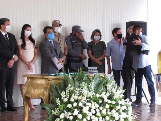 Prefeito Maninho dá posse Secretarios parte 001