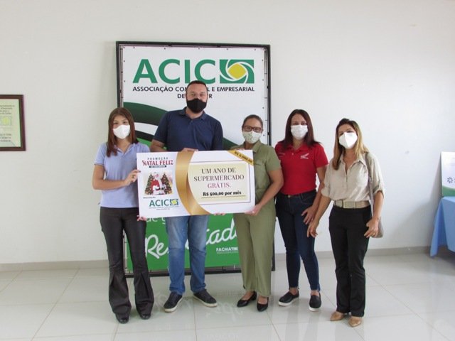 Entrega dos premios da campanha Natal Feliz do Consumidor