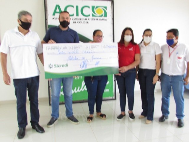 Entrega dos premios da campanha Natal Feliz do Consumidor