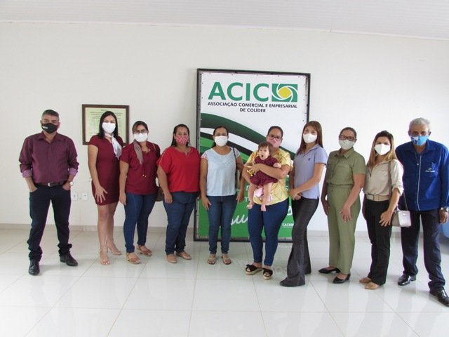 Entrega dos premios da campanha Natal Feliz do Consumidor