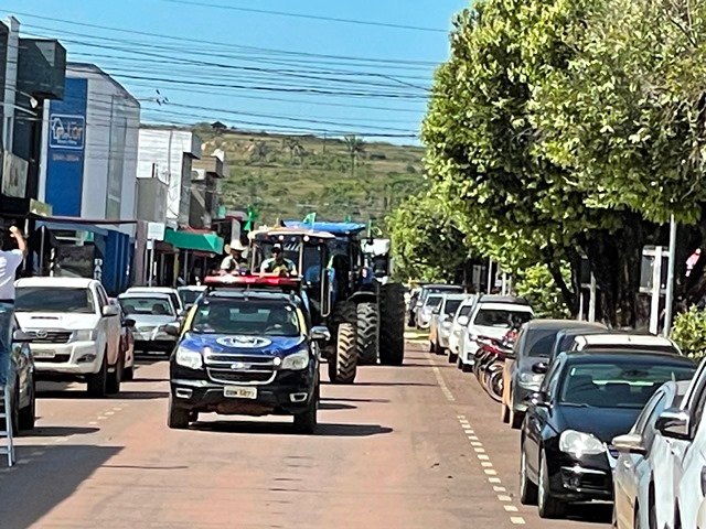 Carreata Movimento Verde Amarelo Colíder