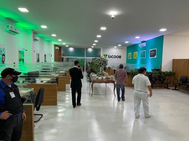 Reinauguração SICOOB norte de Colider parte 001