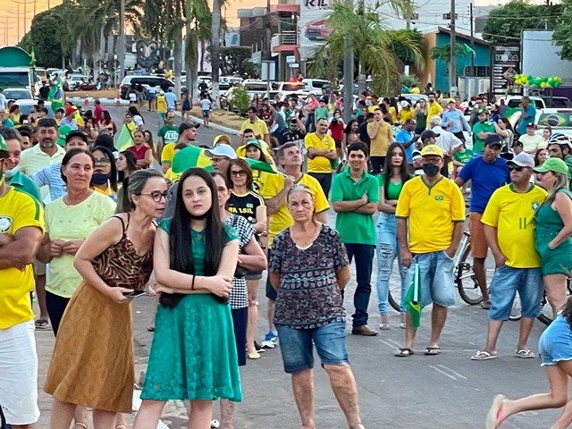 Sociedade Colidense aproveitaram feriado de 7 de Setembro para manisfestar