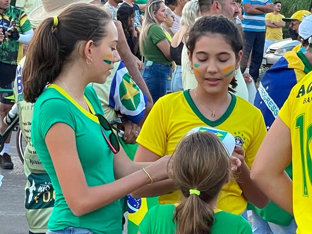 Sociedade Colidense aproveitaram feriado de 7 de Setembro para manisfestar