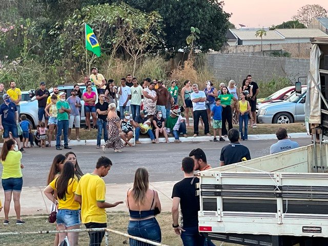 Sociedade Colidense aproveitaram feriado de 7 de Setembro para manisfestar