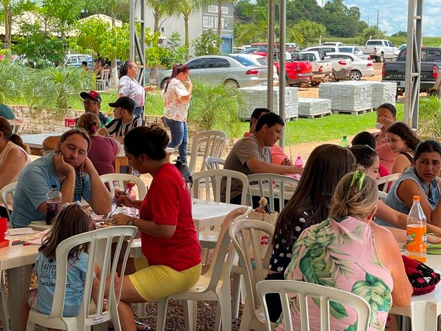 Almoço Beneficente Fazenda Esperança Bento XVI parte 002