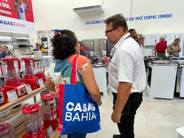 Inauguração das Casas Bahia em Colíder