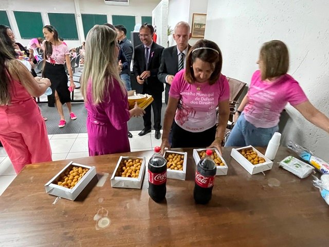 Palestra em Colíder sobre o Cancer de Mama e sua prevençao