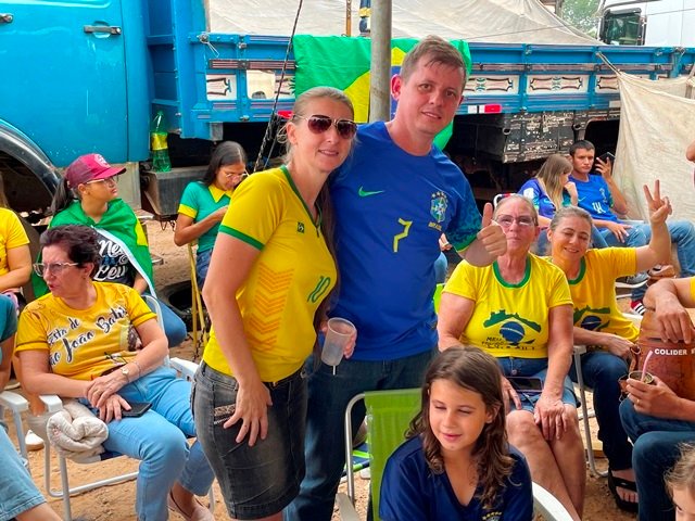 Manifesto contra eleições presidenciais de 2022 e bloqueio da MT-320 parte 001
