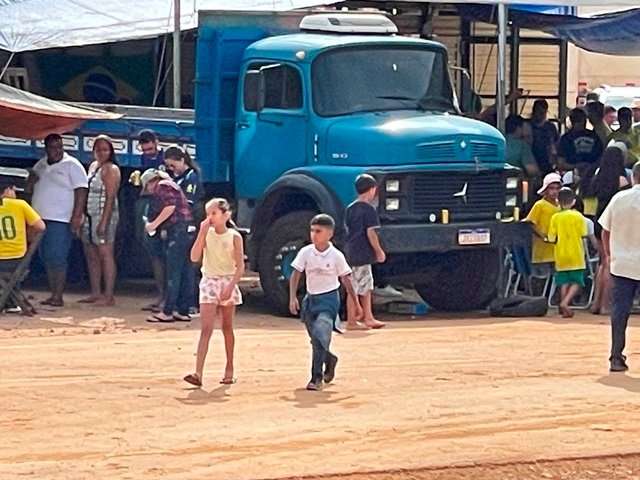 Manifesto contra eleições presidenciais de 2022 e bloqueio da MT-320 parte 001